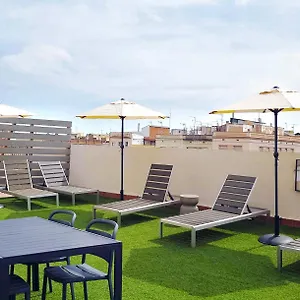 feelathome-stadium-apartments.top-hotels-tarragona.com/